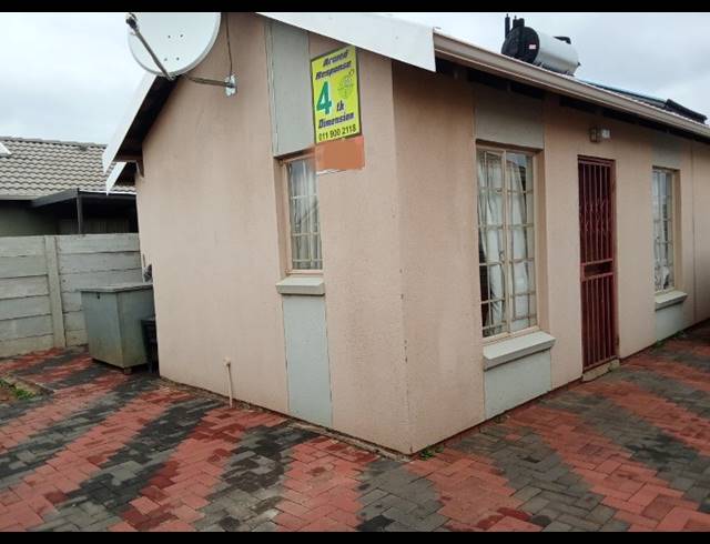 3 BEDROOM HOUSE FOR SALE IN SKY CITY